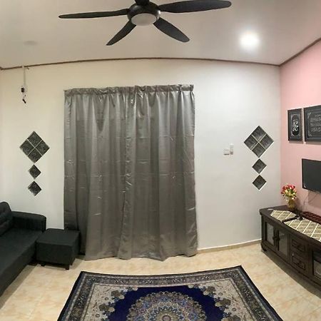 Lavender Homestay Desa Chendering 3 Bedrooms Kuala Terengganu Extérieur photo