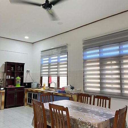Lavender Homestay Desa Chendering 3 Bedrooms Kuala Terengganu Extérieur photo