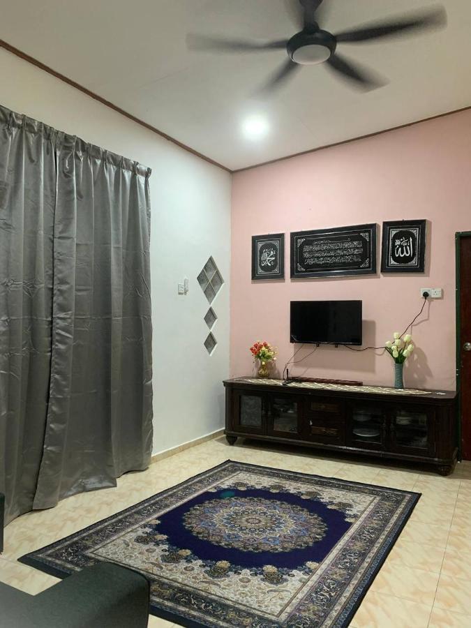 Lavender Homestay Desa Chendering 3 Bedrooms Kuala Terengganu Extérieur photo